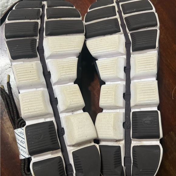 On running Cloud Terry pebble Swiss Engineering size 11.5 - Picture 6 of 9